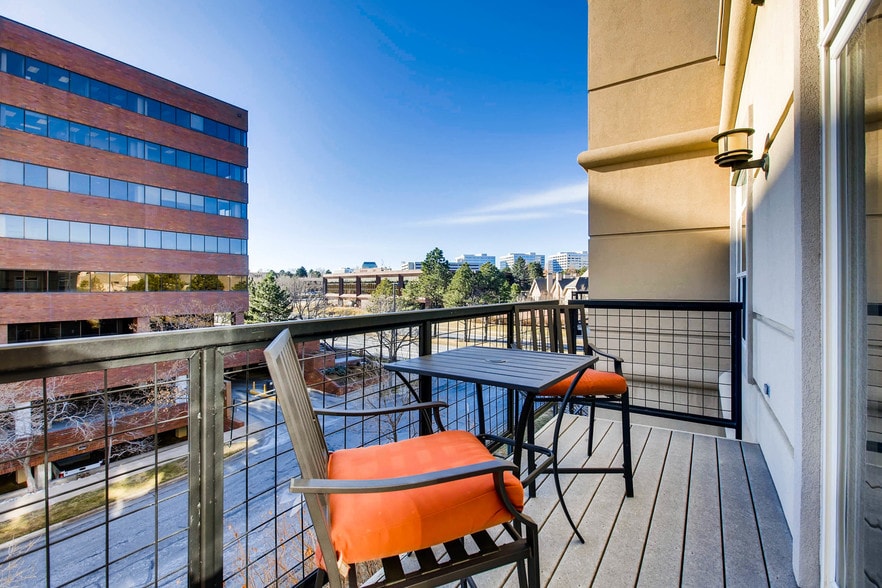 Building Photo - 5677 S Park Pl