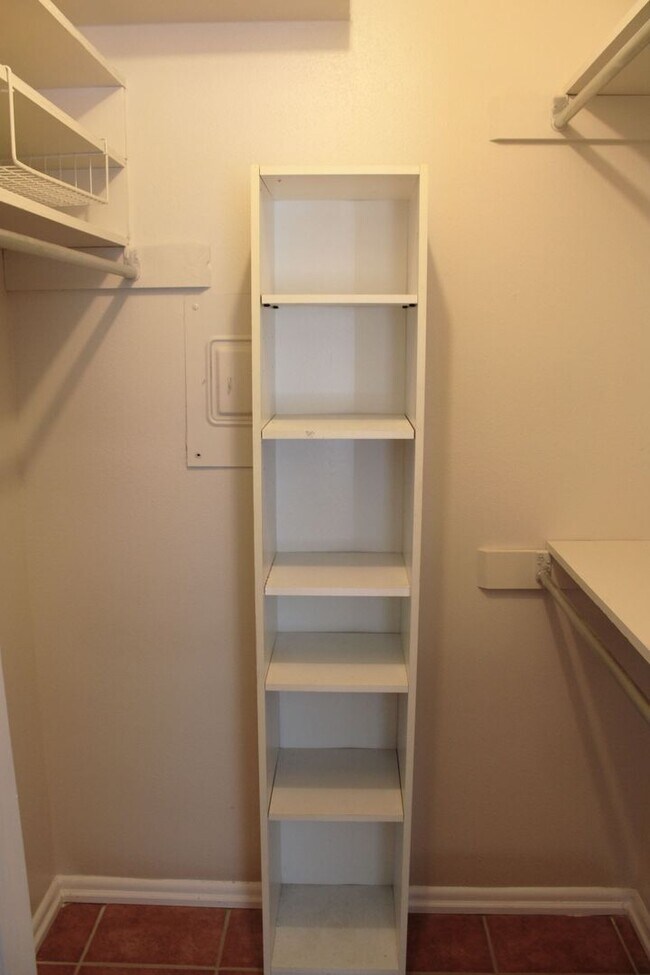 Building Photo - RENOVATED 2-BEDROOM CONDO AT THE GEORGIAN