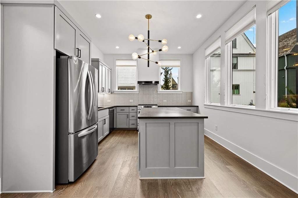 Building Photo - 255 High St