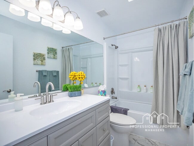 Building Photo - 3-bedroom, 2-bathroom home in Yuma Corona