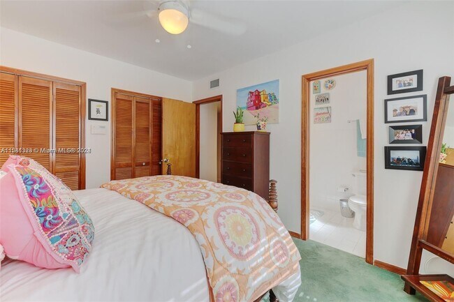 Building Photo - 7548 SW 58th Ave