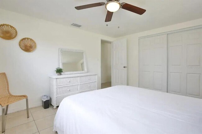 Building Photo - 5622 S Lockwood Ridge Rd