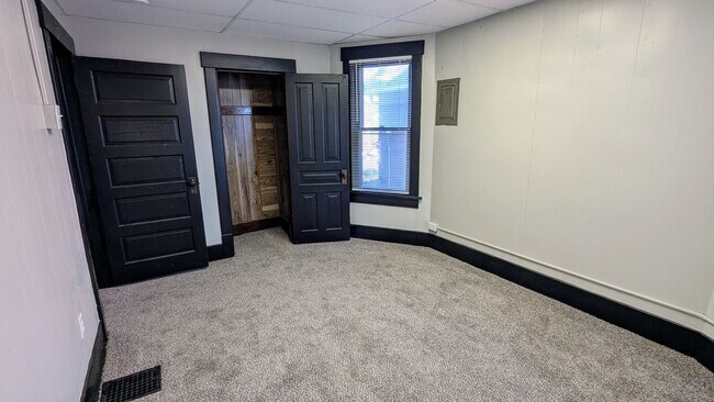 Building Photo - Schonfeld Holdings, LLC (916 6th St)