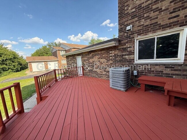 Building Photo - 280 Paddock Cir