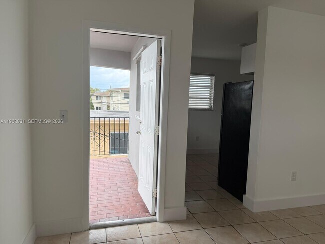 Building Photo - 4617 NW 2nd Terrace