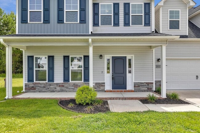 Building Photo - 3 Bedroom with BONUS in Swansboro HS District!