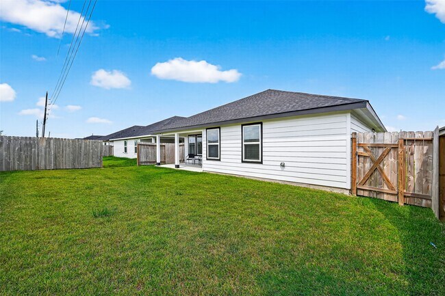 Building Photo - 8730 Shumard Oak Dr