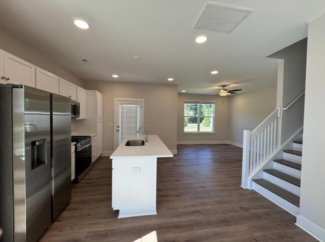 Building Photo - 824 Pryor St