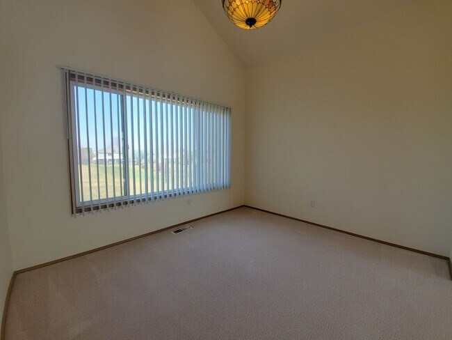 Building Photo - Great Community Amenities! 4-Bedroom, 2.5-...