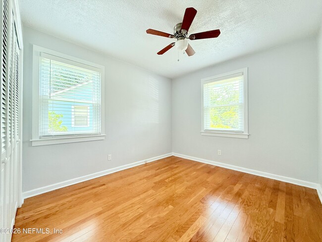 Building Photo - 1319 Azalea Dr