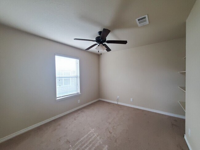 Building Photo - 6109 Newcastle Dr