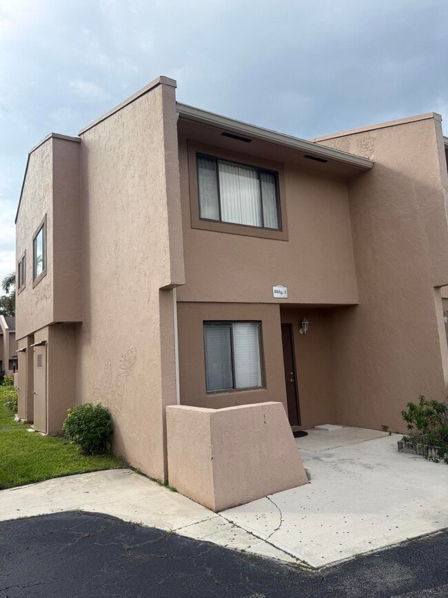 Building Photo - 139 Sparrow Dr