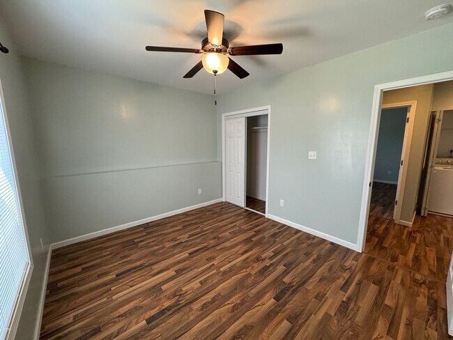 Building Photo - Weaverville - Modern, Three Bedroom, Fenced Yard