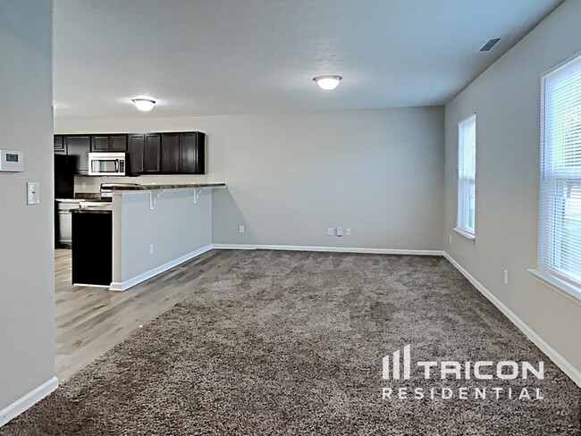 Building Photo - 887 Brookshire Dr