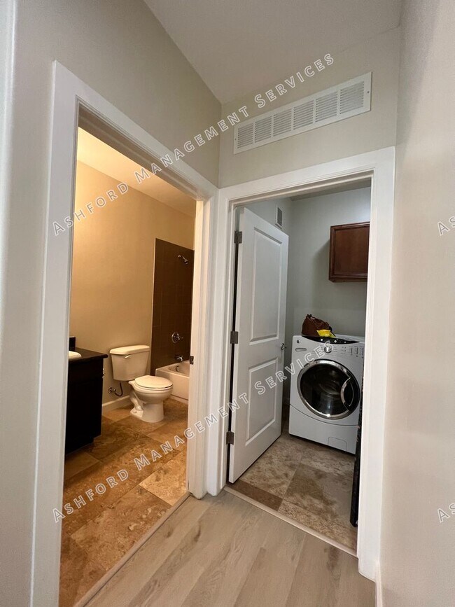 Building Photo - Scottsdale Luxury 2 Bed Condo with Mountain Views - Gated Artesia - Utilities Included