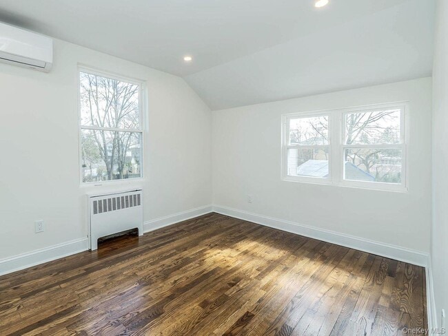 Building Photo - 2 B Jefferson Ct