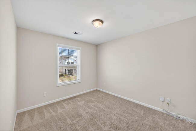 Building Photo - 255 Mansell