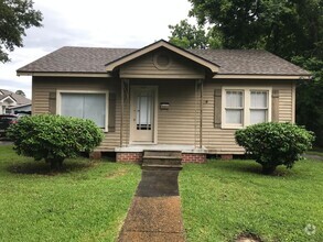 Building Photo - 2 bedroom 1 bath home , Near UL