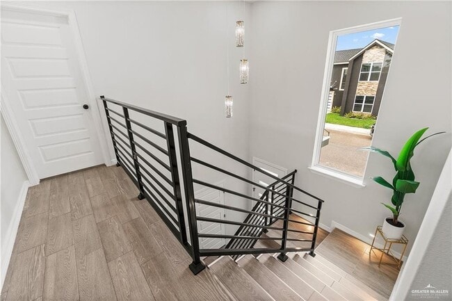 Building Photo - 27 N Crown Point