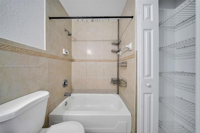 Building Photo - 2814 SW 27th St