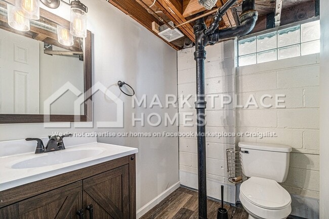 Building Photo - 612 S Dorchester Ave