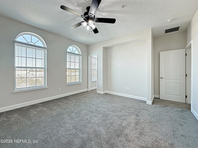 Building Photo - 4320 Ellipse Dr