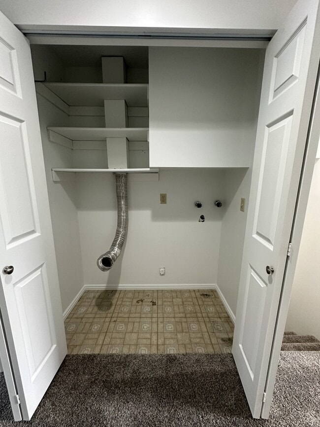 Building Photo - West Jordan