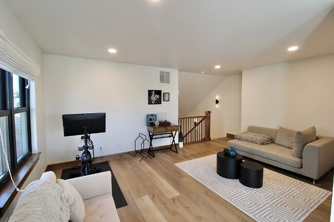 Building Photo - 3332 Danzante Bay Ct