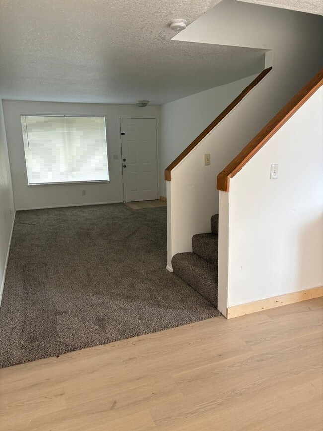 Building Photo - 3008 SE 38th Ct