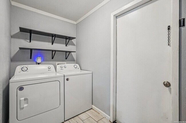 Building Photo - 339 Future Dr