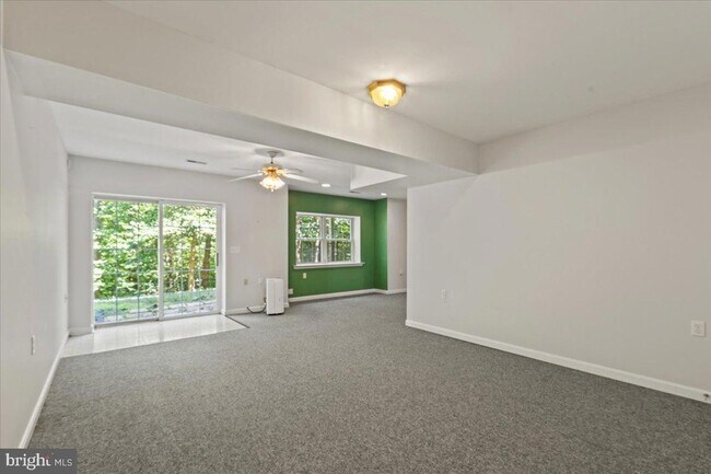 Building Photo - 28920 Livingston Dr
