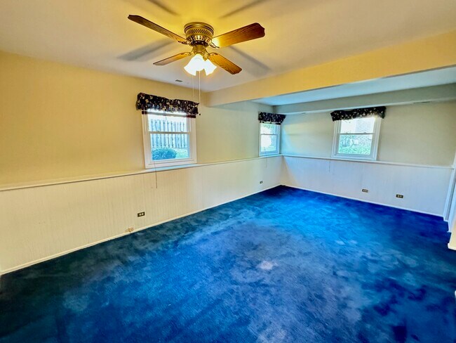 Building Photo - 2724 Weeping Willow Dr