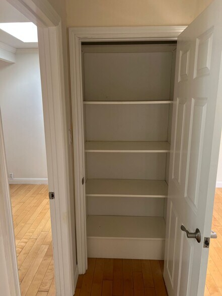 Building Photo - 6 Mount Hood Ct