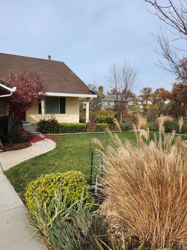 Primary Photo - Beautiful house in cul-de-sac