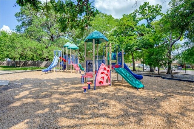 Building Photo - 5516 Nelson Oaks Dr
