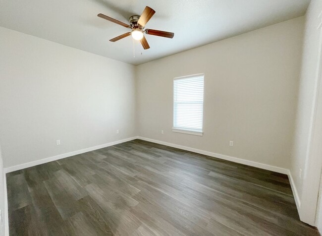 Building Photo - Beautiful 3bd 2ba in New neighborhood