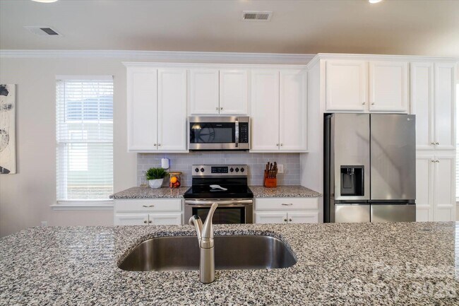 Building Photo - 8156 Merryvale Ln