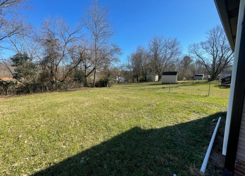 Building Photo - 1514 Glenridge Rd
