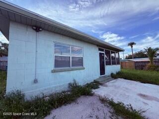 Building Photo - 165 S Tropical Trail