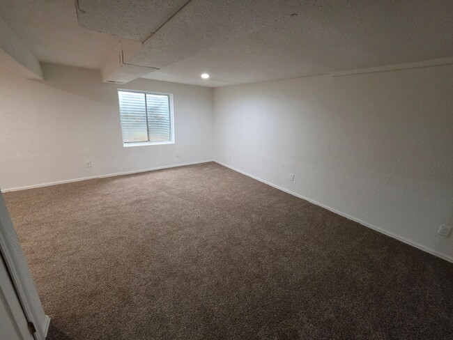 Building Photo - 6094 S Kingston Cir