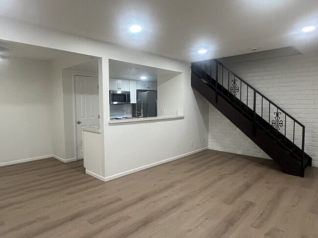 Building Photo - Charming 2-Bedroom Condo with Elegant Upgrades