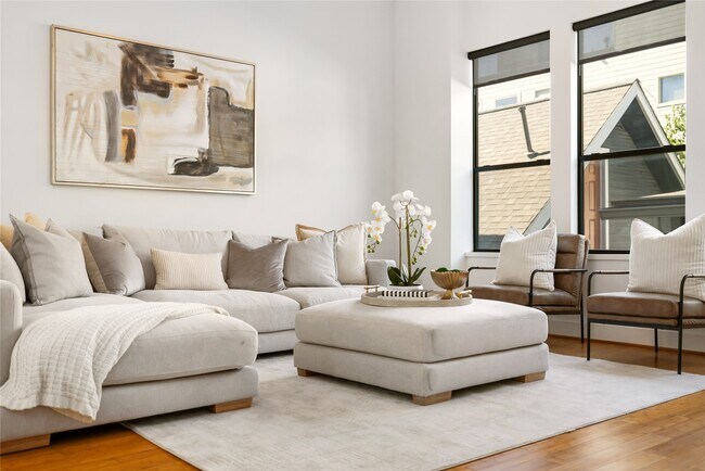 Building Photo - 5012 Cornish St