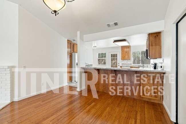 Building Photo - 3863 Olivebranch Ln