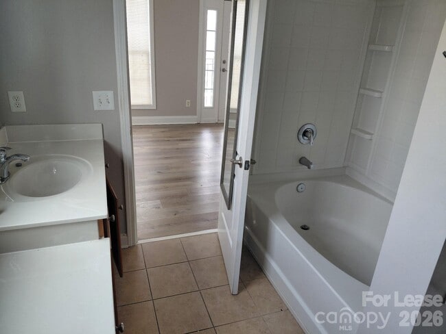 Building Photo - 105 Singleton Rd