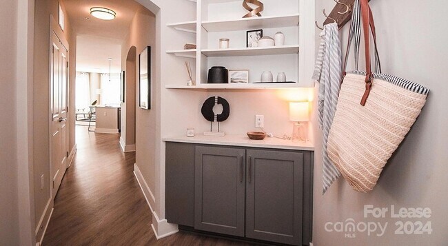 Building Photo - 6408 Providence Farm Ln