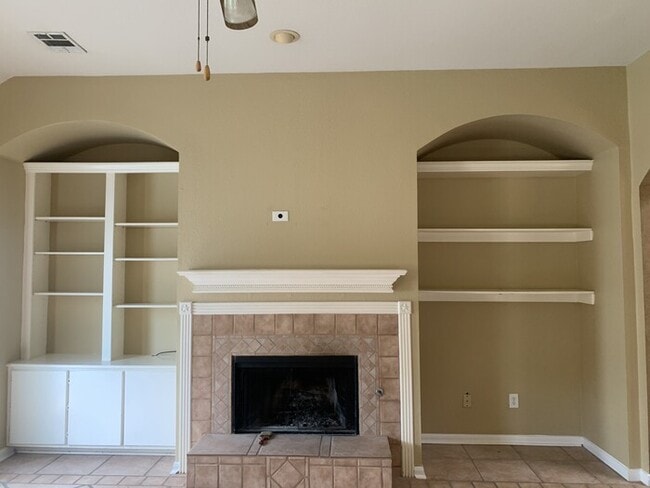 Building Photo - Home for Rent in The Colony- 3/2/2