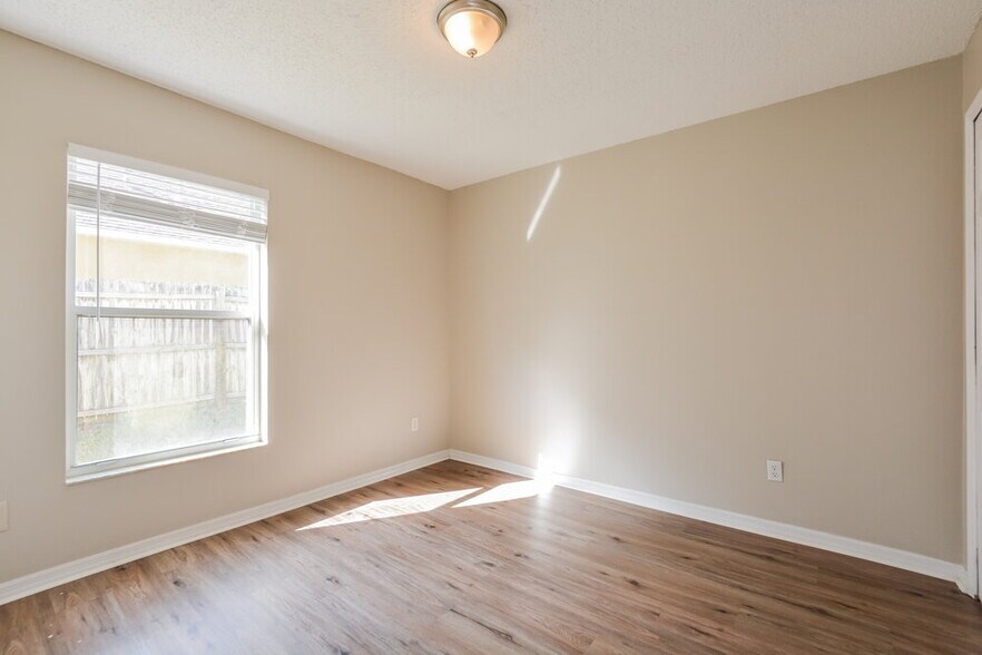 Building Photo - 2067 Key Lime St