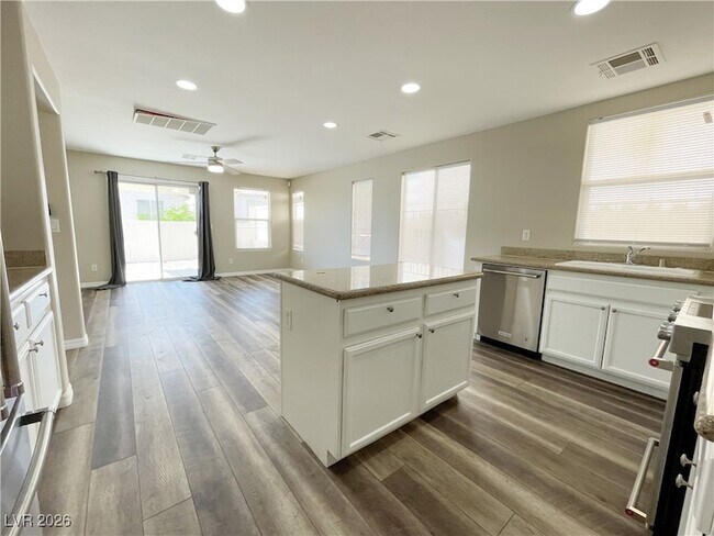 Building Photo - 10353 Talking Tree Ave