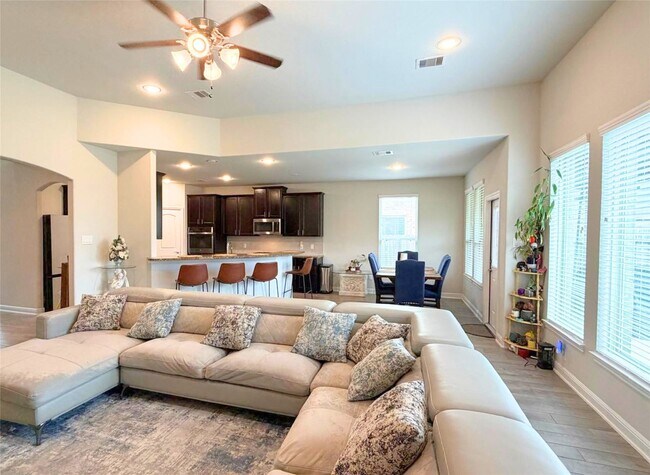Building Photo - 244 Upland Dr