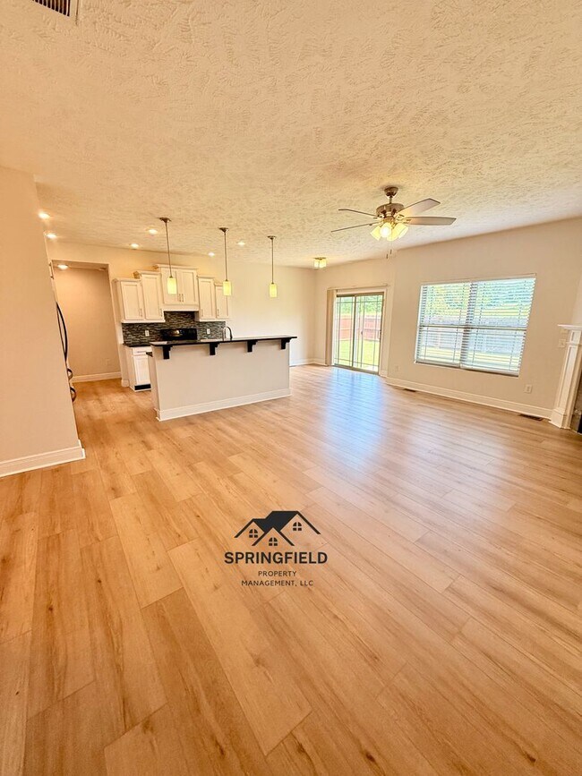 Building Photo - Bent Tree Subdivision - 4 Bedrooms w/ 3 Car Garage
